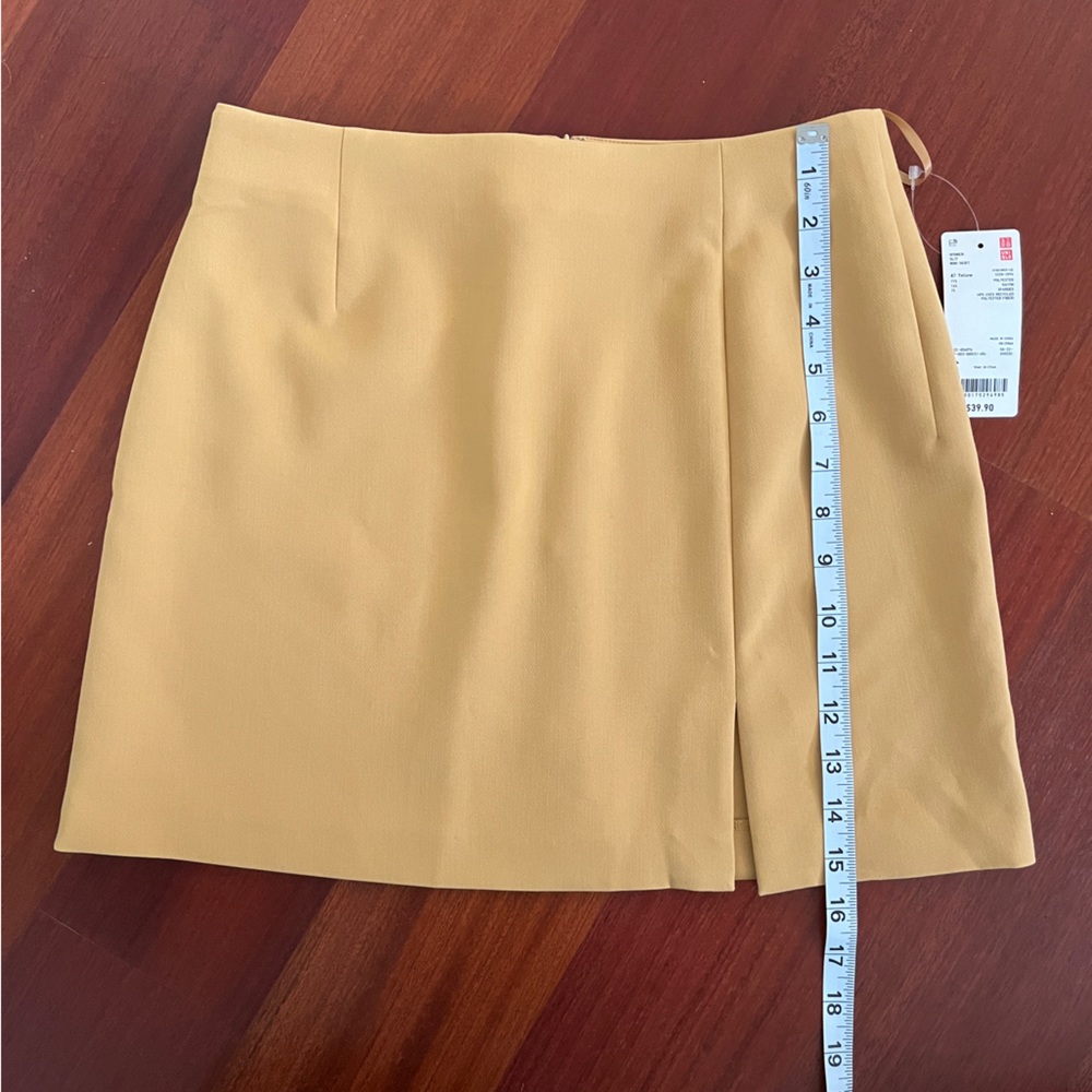 Uniqlo mustard yellow mini skirt
